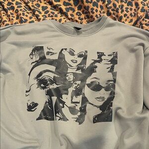 Graphic Print Gray Women's Top